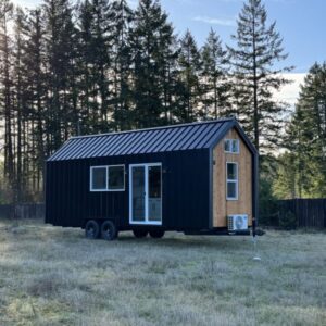 Tiny house for airbnb 26*8.5